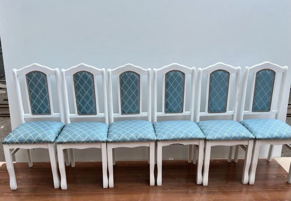 Стол со стульями