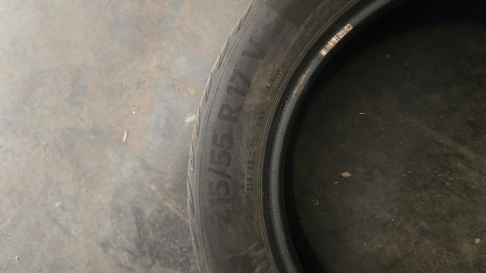 Продам шины 2 шт, 3 в подарок