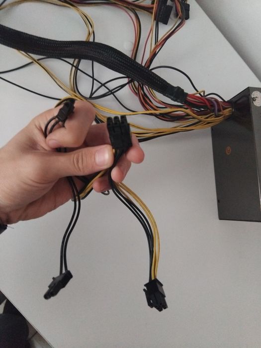 Продам блок питания HuntKey