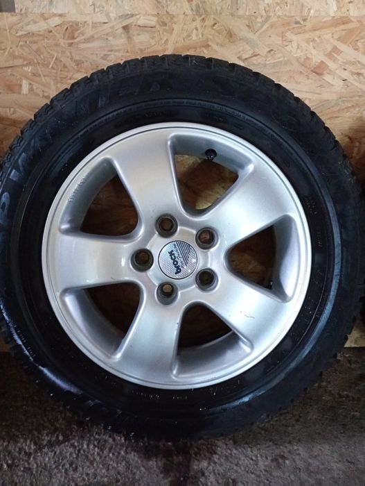 VW джанти със зимни гуми 195/65/15 6,5J ET45 5x112 цо56,6