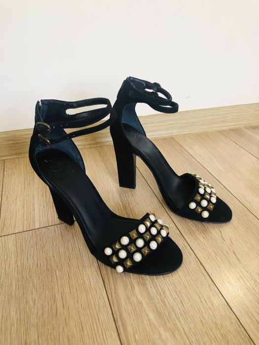 Обувки Guess и Cospoparis от естествен набук