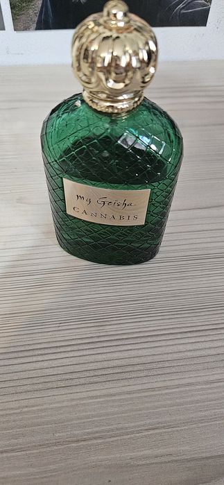 Vând parfum my Geysha cannabis