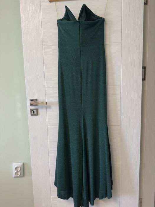 Официална рокля.