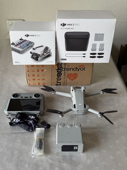 Дрон DJI Mini 3 Pro (Fly more Combo с пультом RC 2)