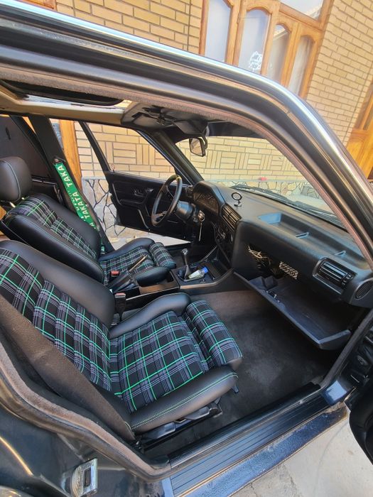 Bmw e30 320i yaxshi xolatda kami bor