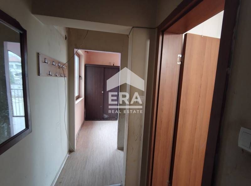 Едностаен ексклузивен апартамент за продажба, преустроен в двустаен, в