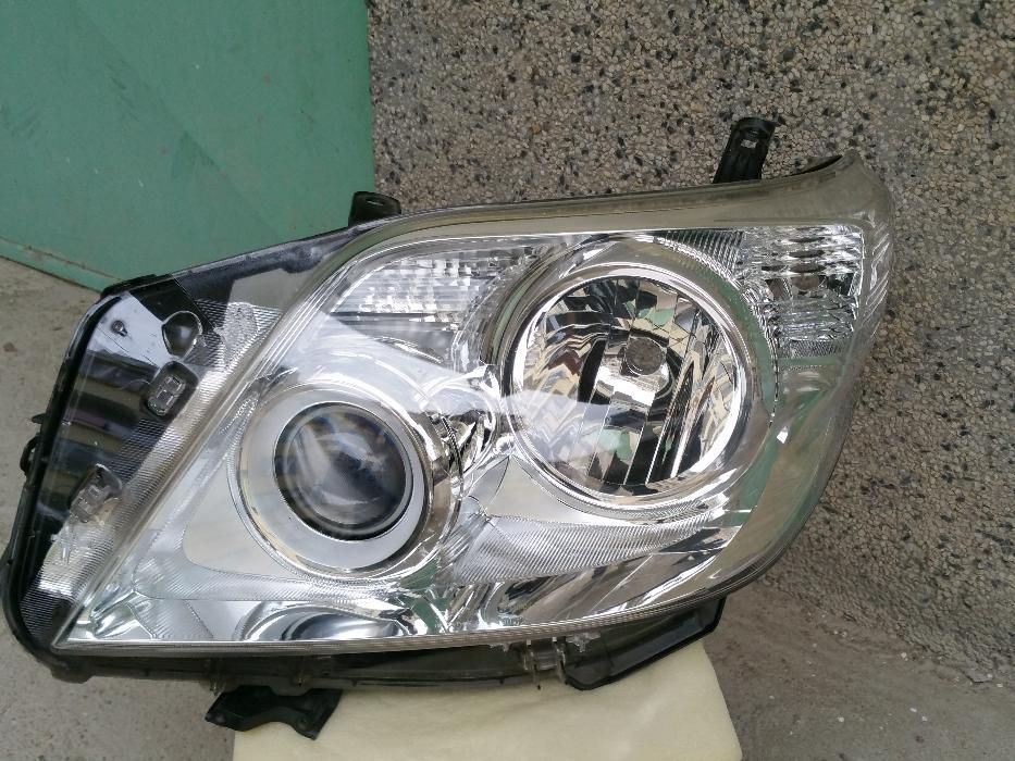 Оригинален фар Тойота/Toyota Land Cruiser
