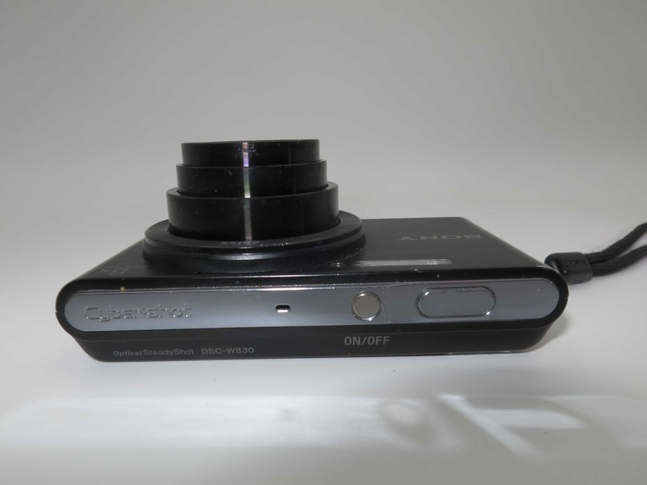Sony Cyber-shot DSC W830 ултра компактен дигитален фотоапарат цифрова камера в отлчино състояние, пълен комплект,  работи перфектно