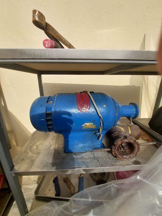 Холодильник, морозильник ва мясорубкалар сотилади