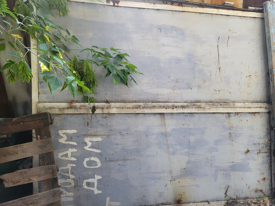 Ворота железные с навесом