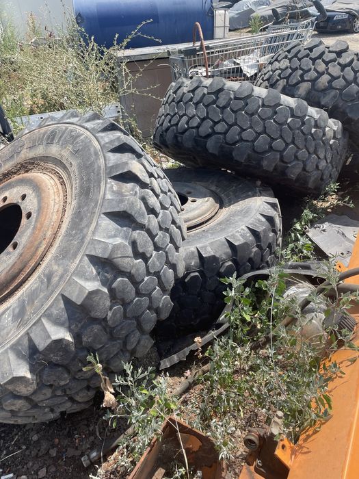 Гуми за камион и индустриални continental и Pirelli