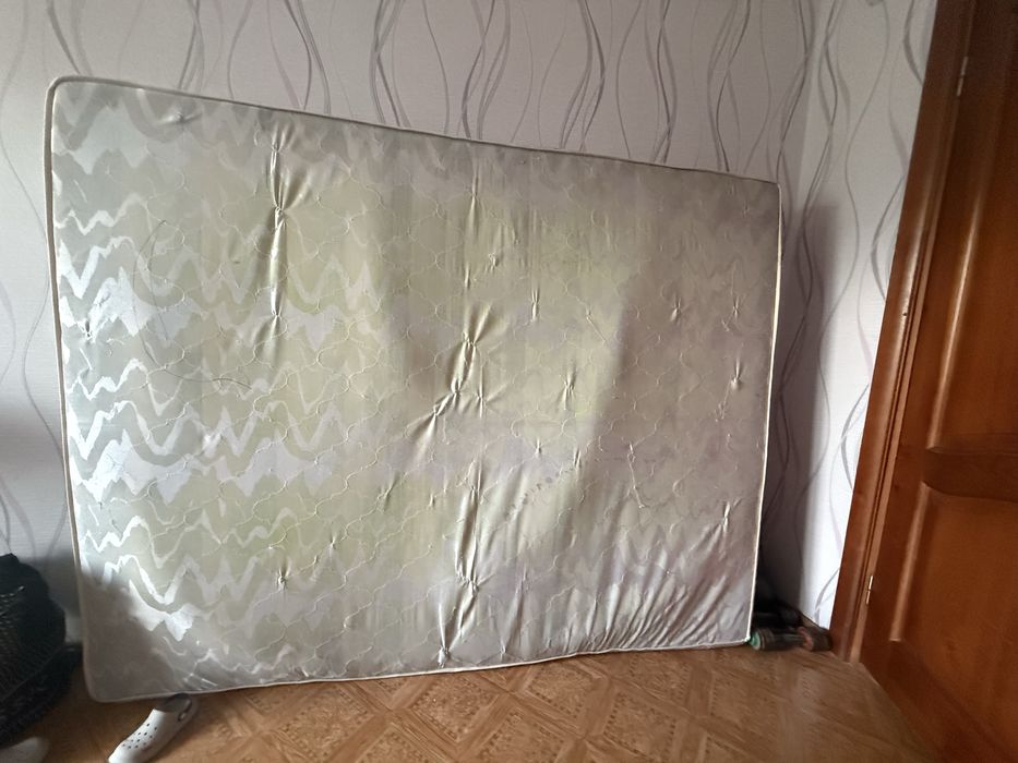 Отдам даром матрас