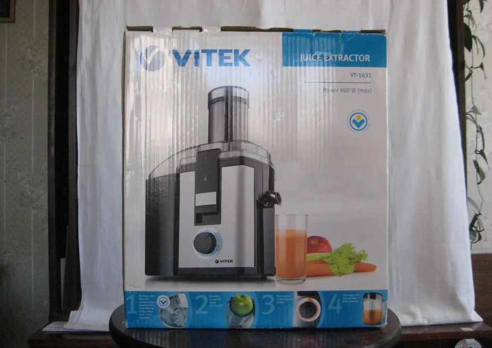 Идеальный подарок для мамы — новая соковыжималка Vitek VT-1631 (новая)