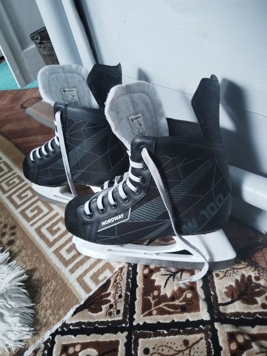 Продам коньки 40р