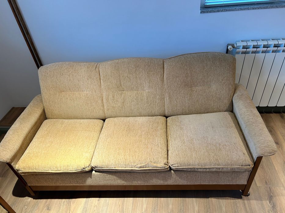 Претапицирана холова гарнитура