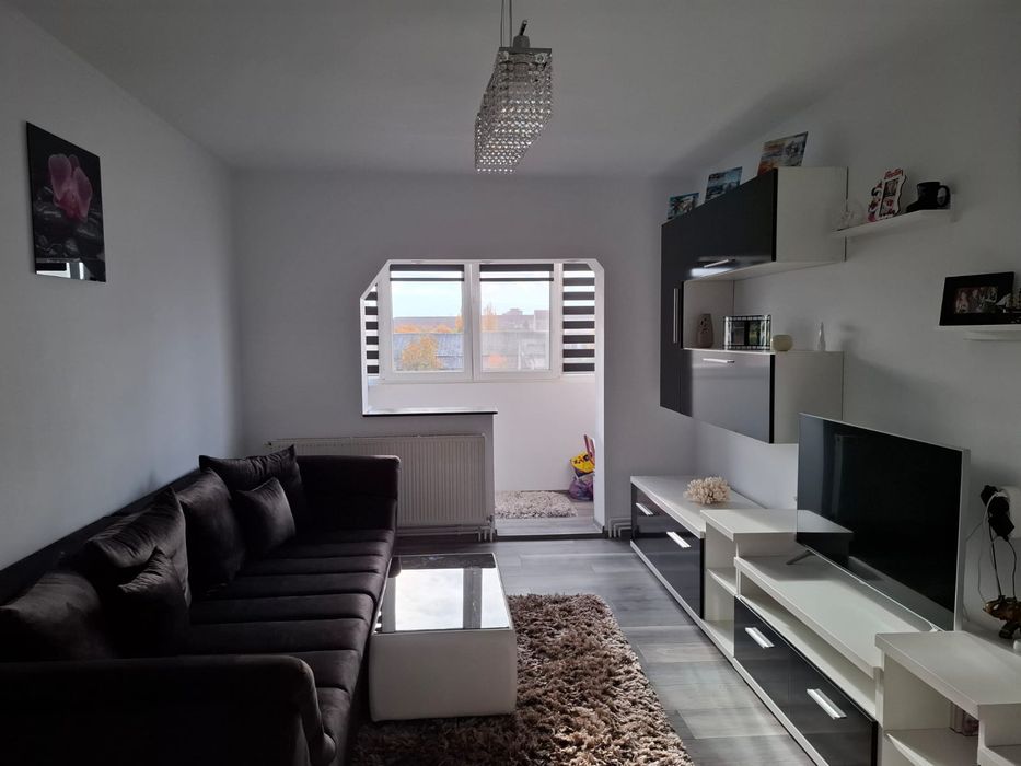 Vând apartament 3 camere complet mobilat