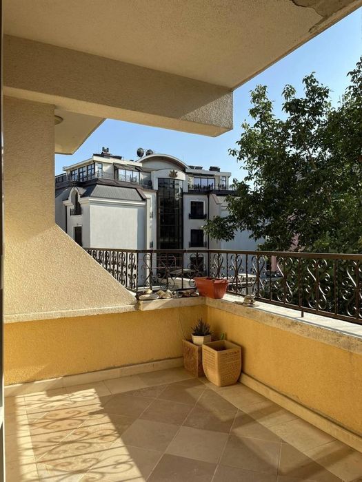 Продава се Тристаен апартамент в Варна, Бриз - 120 кв.м за 1959 €/кв.м - Снимка #6