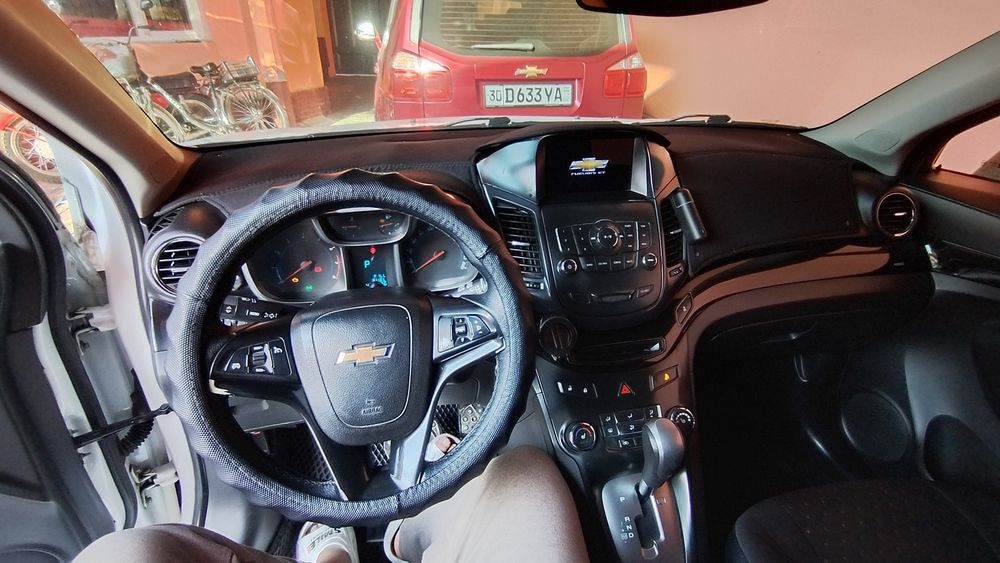 Автомобиль Chevrolet Orlando