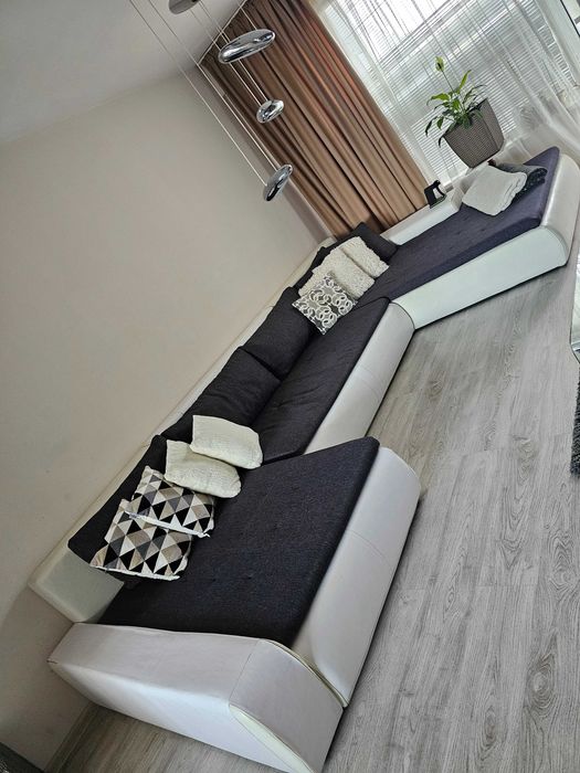 Модулен ъглов диван 380 см – 250 €