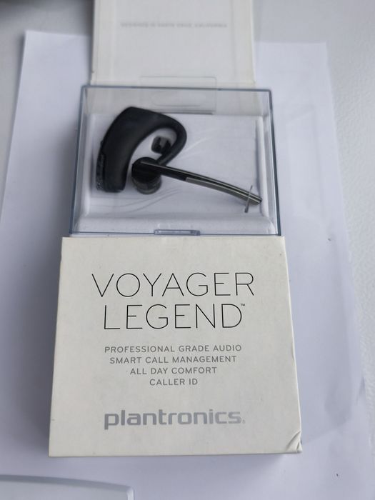 Casca Bluetooth Plantronics Voyager Legend si accesorii incluse