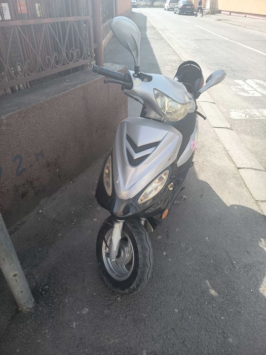 Scuter Rex nu dețin acte