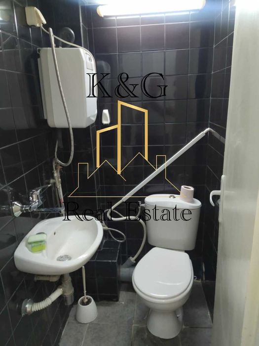 Продава се Магазин в Разград, Освобождение - 30 кв.м за 4267 €/кв.м - Снимка #1