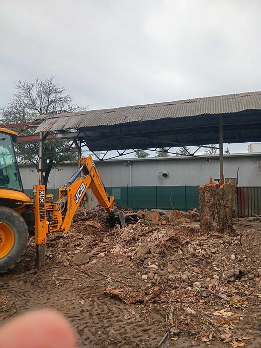 Навес хале колони и ферми