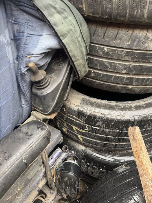 Carucior seniori sau pentru persoane cu probleme locomotorii