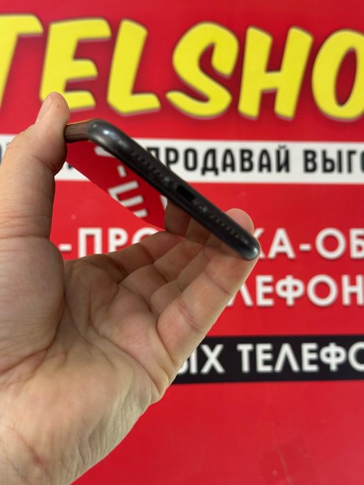 Продам Айфон 11 128г