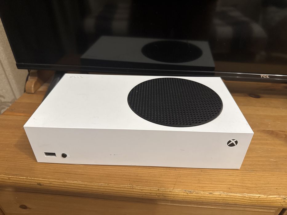 Продам Xbox Series S