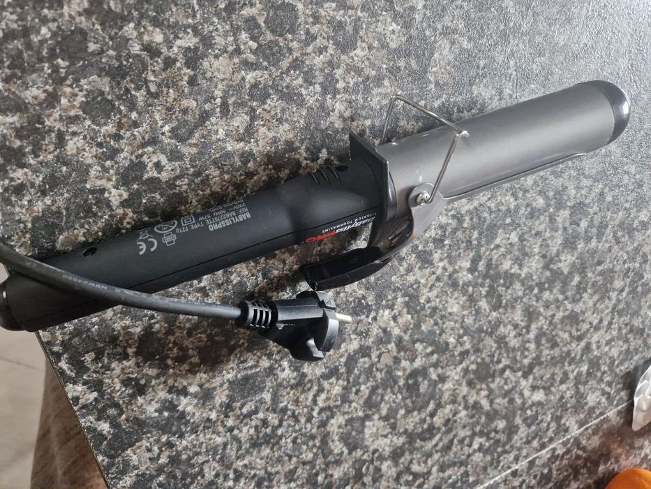 Uscator, ondulator, perie rotativă, placa par