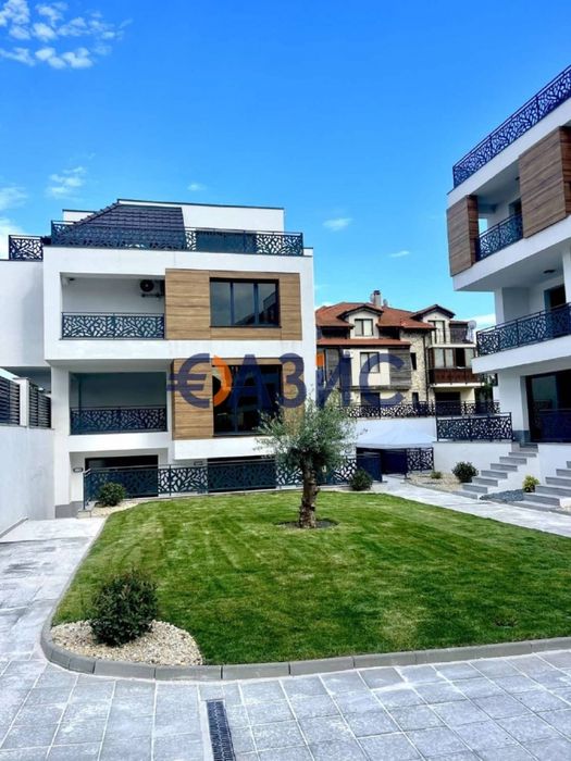Продава се Двустаен апартамент в Созопол - 59 кв.м за 1081 €/кв.м - Снимка #2