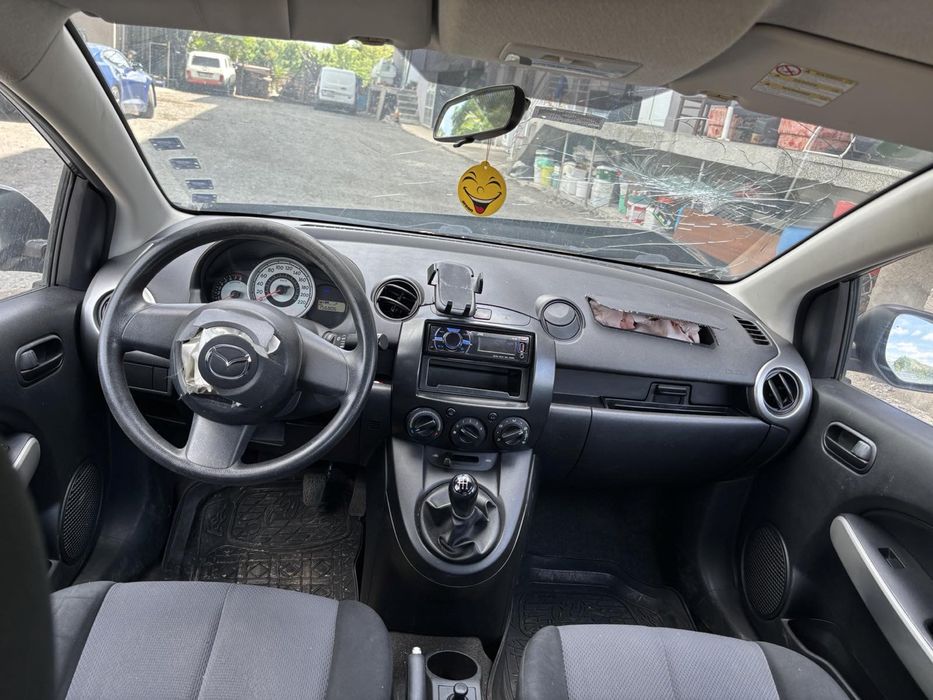 Mazda 2 1.3i Мазда 2 1.3 на части!!
