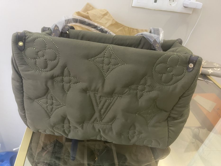 Чисто нова чанта LV