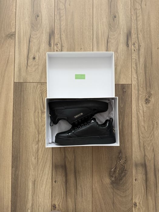 Оригинални обувки BLUGIRL от кожа 39 номер