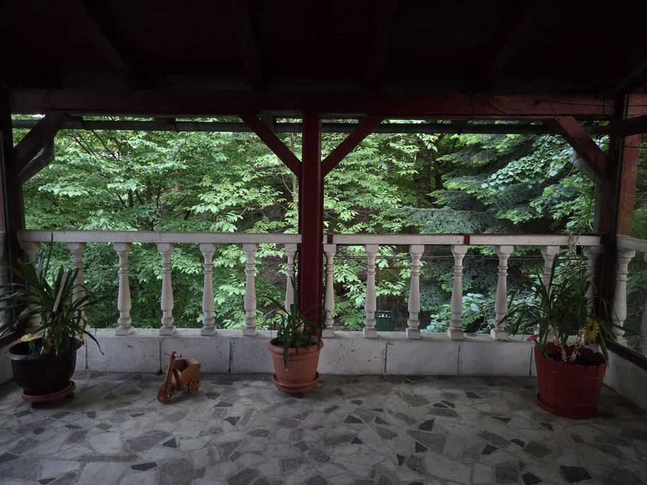 Casa de inchiriat  spatioasa,aerisita si cu un view extraordinar