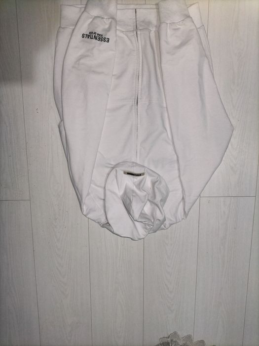 Продам худи essentials,moncler