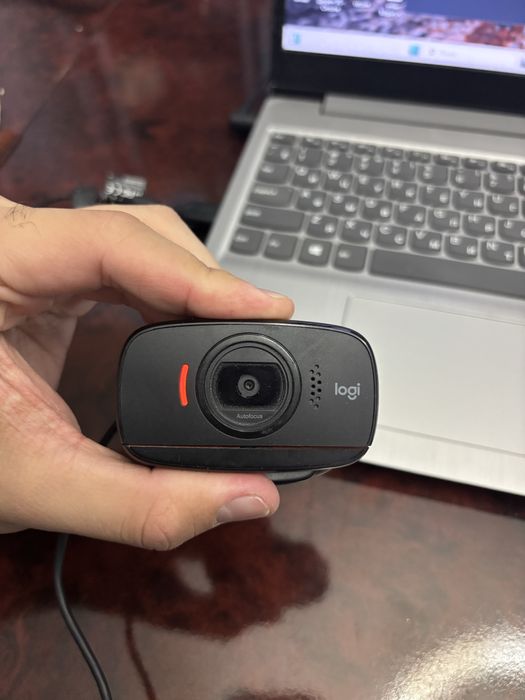Продам Вебкамеру Logitech.