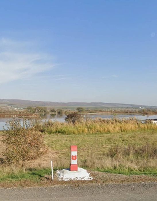 De vânzare: Teren superb lângă lac