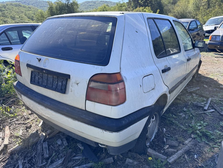 VW Golf 3 1.4 i 75hp 1995г На Части