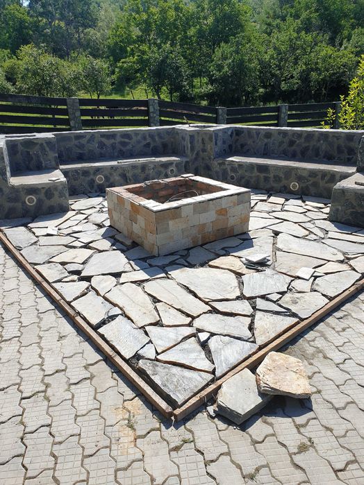 vand si montez piatra naturala de munte