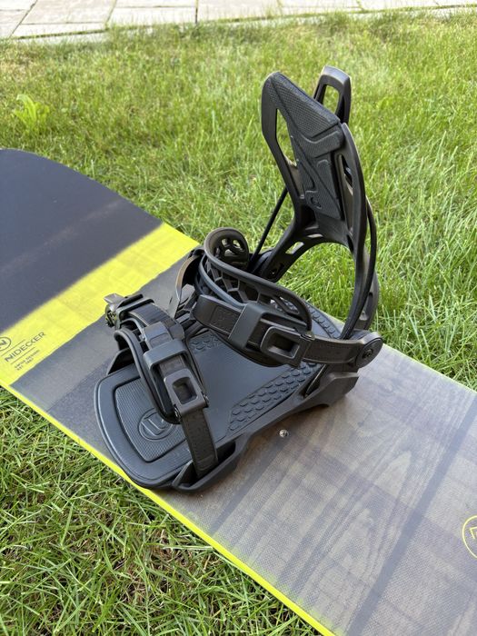 Placă snowboard Nidecker Play + legături Nidecker Flow DE VÂNZARE