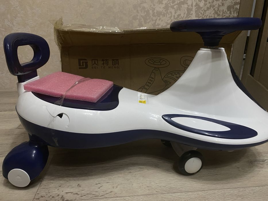 Детская машинка толокар каталка