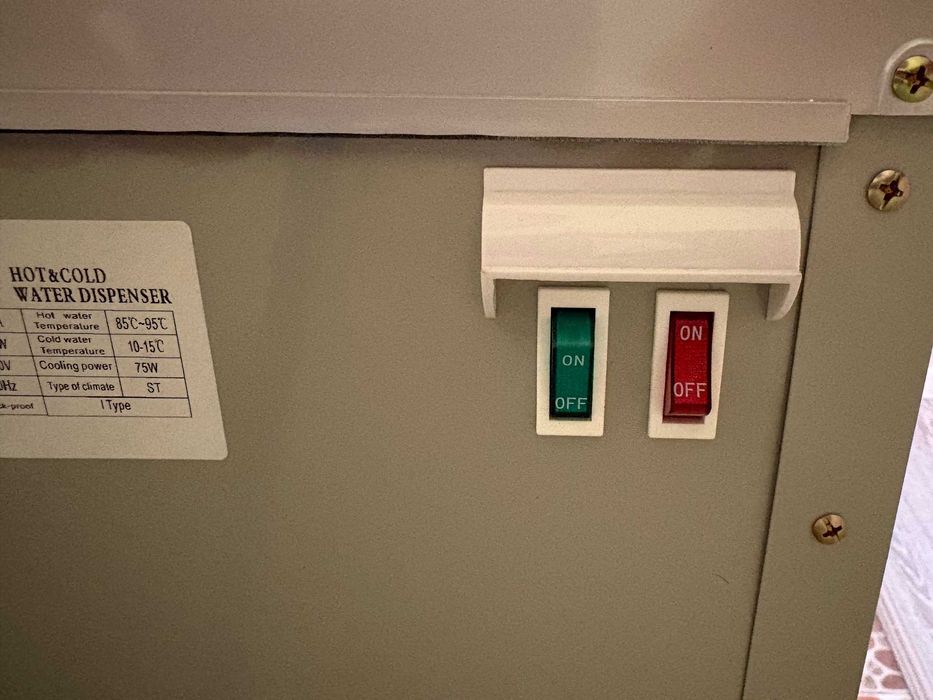 Продаем диспенсер (кулер)