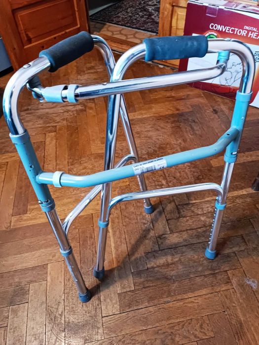 Cadru de mers pliabil și articulat (pășitor) – Înălțime reglabilă