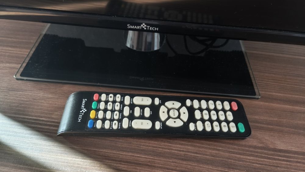 Tv LCD Smarttech , 71 cm.