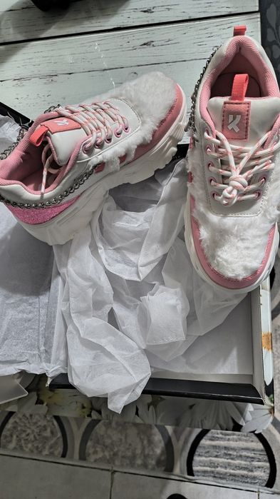 Маратонки за деца и възрастни