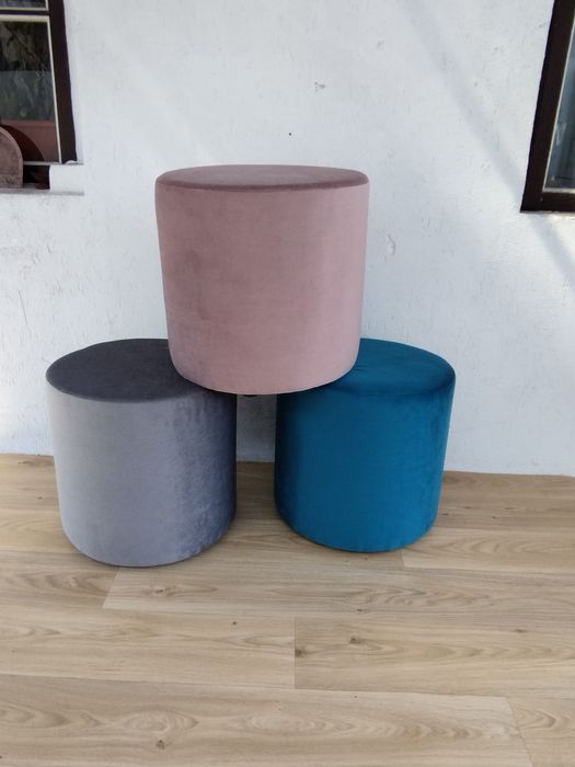 Vând tabureti  rotunzi din catifea