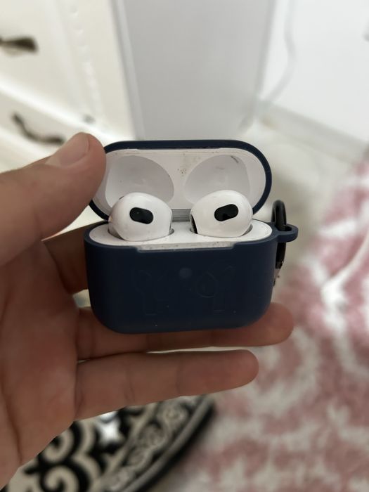 продаю airpods 3