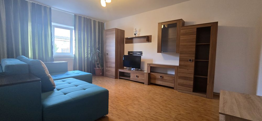 Închiriez apartament 3 camere decomandate, 75 mp – Zonă liniștită, aproape de școli și parc